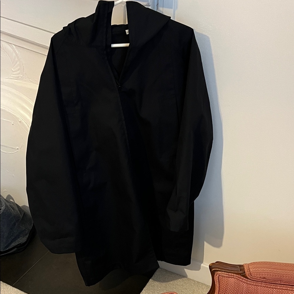 Uniqlo Men's Sleek Black Raincoat